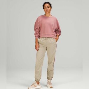 Lululemon Perfectly Oversized Cropped Crew *Softstreme™
Spiced Chai SIZE 6